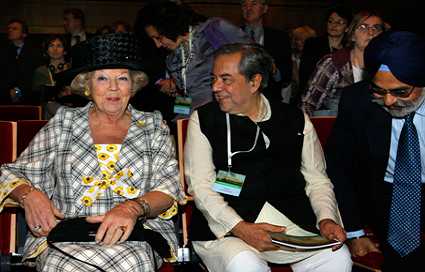 AK with Queen Beatrix.jpg